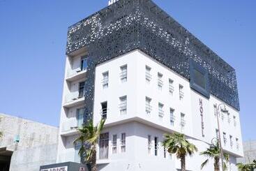 هتل Hôtel Saharatel