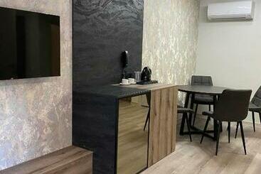 هتل Prestige Apartments Berezinka