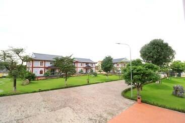 هتل Resort Huu Bang