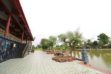 هتل Resort Huu Bang