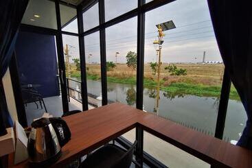 هتل Skyline Resort