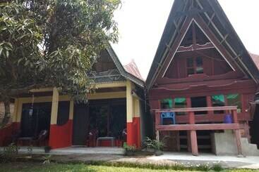 پانسیون Merlyn Guest House