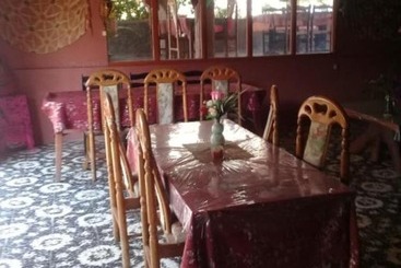 پانسیون Merlyn Guest House