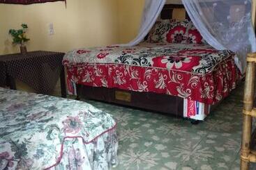 پانسیون Merlyn Guest House