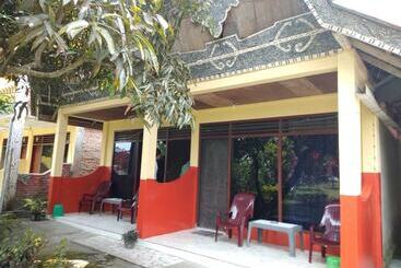 پانسیون Merlyn Guest House