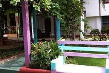 هتل Cabinas Marielos
