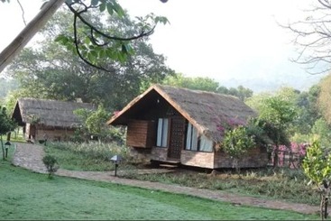 هتل Jalsrushti Island Resort