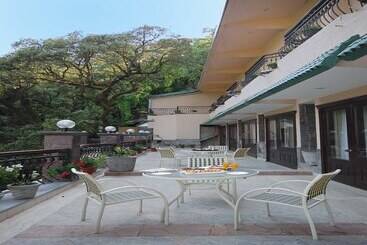 هتل Madhuban Sarovar Portico Mussoorie