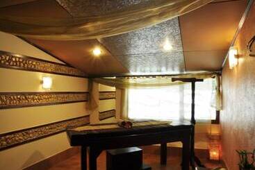 هتل Madhuban Sarovar Portico Mussoorie