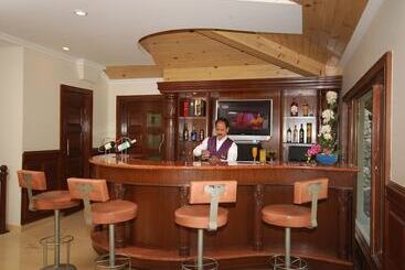 هتل Madhuban Sarovar Portico Mussoorie