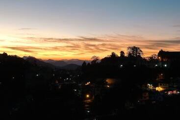هتل Madhuban Sarovar Portico Mussoorie