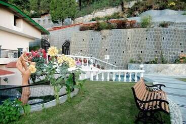 هتل Madhuban Sarovar Portico Mussoorie