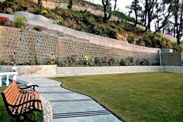 هتل Madhuban Sarovar Portico Mussoorie
