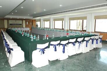 هتل Madhuban Sarovar Portico Mussoorie
