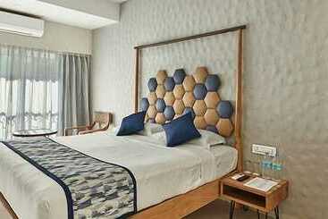 هتل Meritas Adore Resort Lonavala