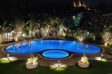 هتل Meritas Adore Resort Lonavala