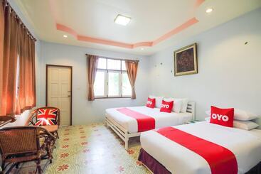 هتل Oyo 606 Baan Suansabai Pleanpanmai Resort Amphawa