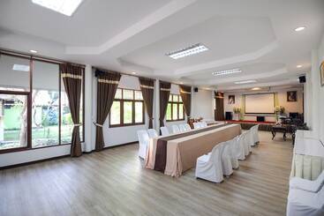 هتل Oyo 606 Baan Suansabai Pleanpanmai Resort Amphawa