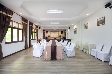 هتل Oyo 606 Baan Suansabai Pleanpanmai Resort Amphawa