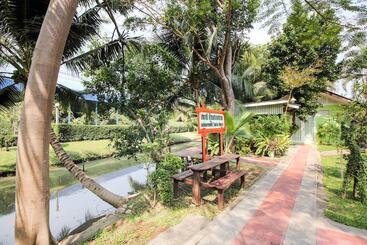 هتل Oyo 606 Baan Suansabai Pleanpanmai Resort Amphawa