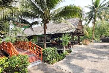 هتل Oyo 606 Baan Suansabai Pleanpanmai Resort Amphawa