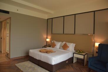 ホテル Polo Towers Agartala