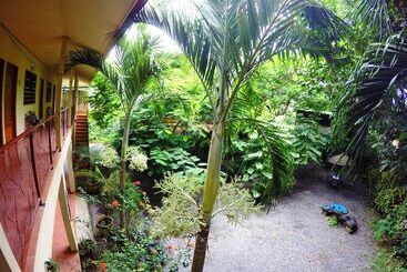 هتل Tropical Sands Dominical Eco Inn