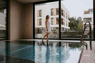 هتل Vislow Resort