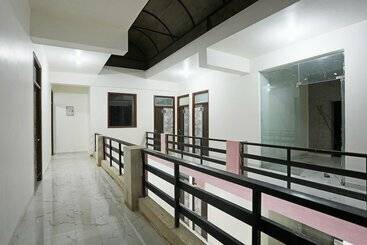 The Rejoice Hotel & Guesthouse By Oyo Rooms