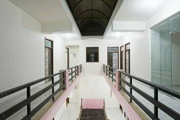 The Rejoice Hotel & Guesthouse By Oyo Rooms