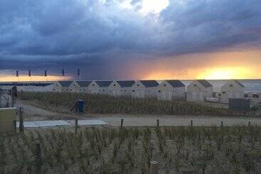 هاستل Beach Hotel Katwijk