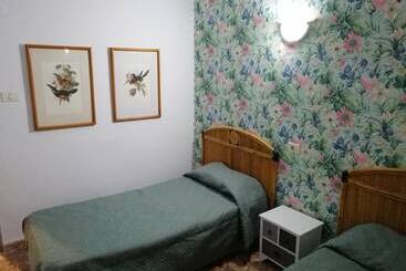 Alcaravaneras Hostel