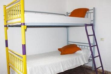 Alcaravaneras Hostel