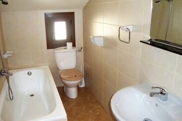 مسافرخانه Apartamentos Anem 3000