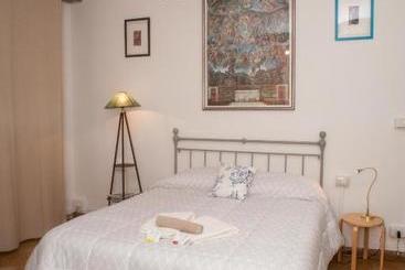 تختخواب و صبحانه Guesthouse Amici Miei