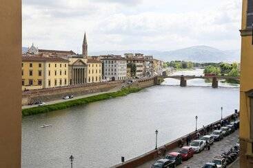 تختخواب و صبحانه Promenade
