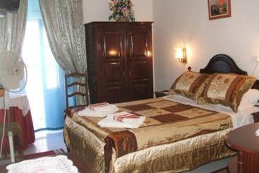 مسافرخانه Residencial Dandy