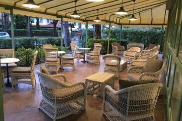 בית מלון כפרי Airone