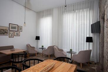 هتل Belomont52 Guest House
