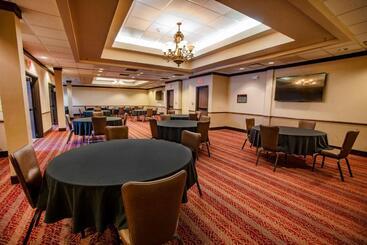 Best Western Plus Cimarron Hotel & Suites