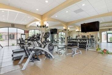 Best Western Plus Swiss Chalet Hotel & Suites