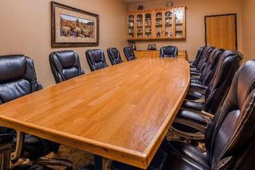 Best Western Plus Swiss Chalet Hotel & Suites