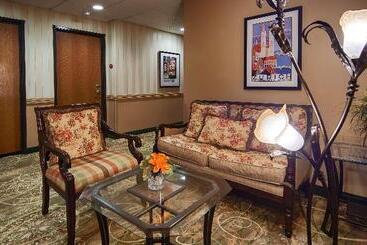 Best Western Plus Swiss Chalet Hotel & Suites