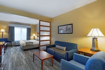 هتل Best Western Plus University Park Inn & Suites