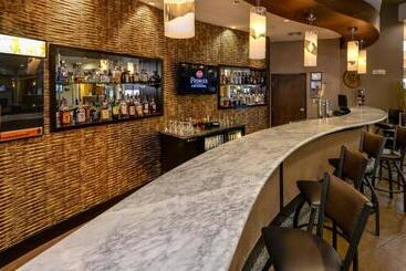 هتل Best Western Premier Bryan College Station