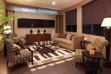 هتل Best Western Premier Bryan College Station