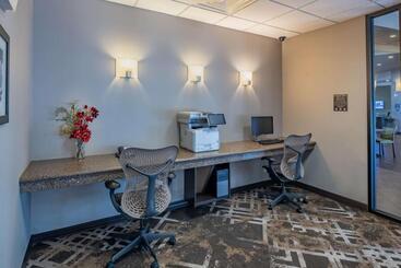 هتل Best Western Premier Bryan College Station
