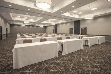 هتل Best Western Premier Bryan College Station