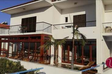 هتل Guesthouse Vila Lusitania