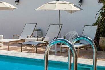 هتل Mistral Apartments Aegina